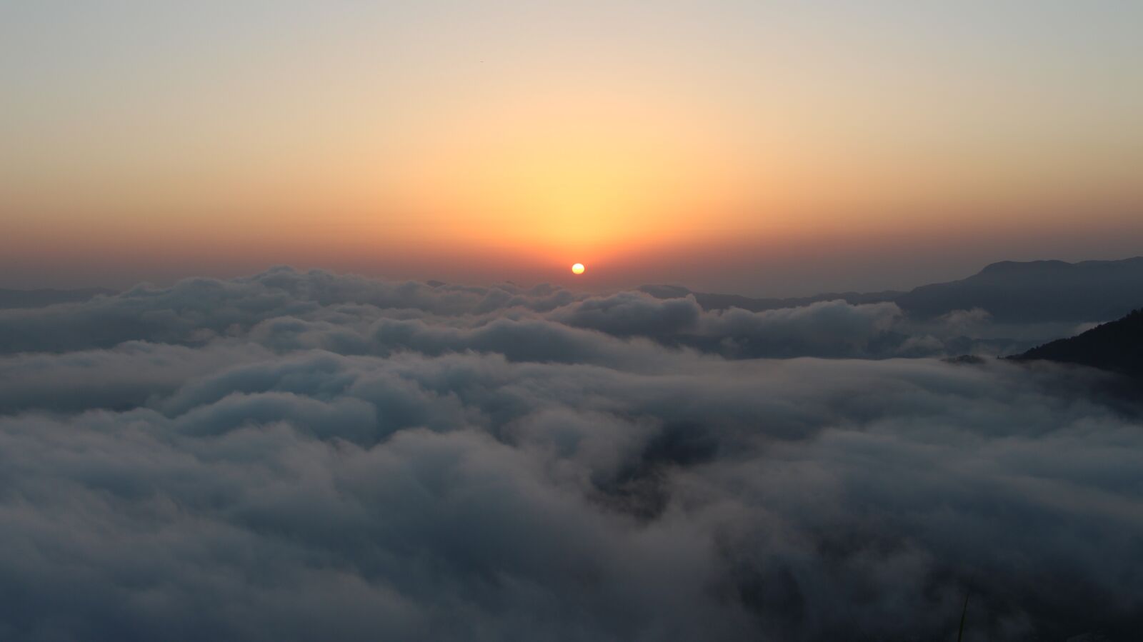 Canon EOS 700D (EOS Rebel T5i / EOS Kiss X7i) sample photo. Cloud, sky, cloud sea photography
