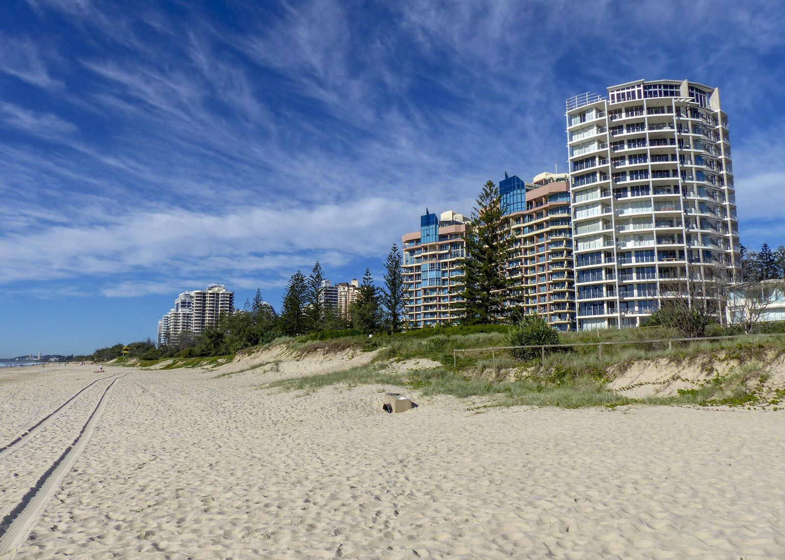Panasonic Lumix DMC-FZ200 sample photo. Gold coast, australia, beach photography