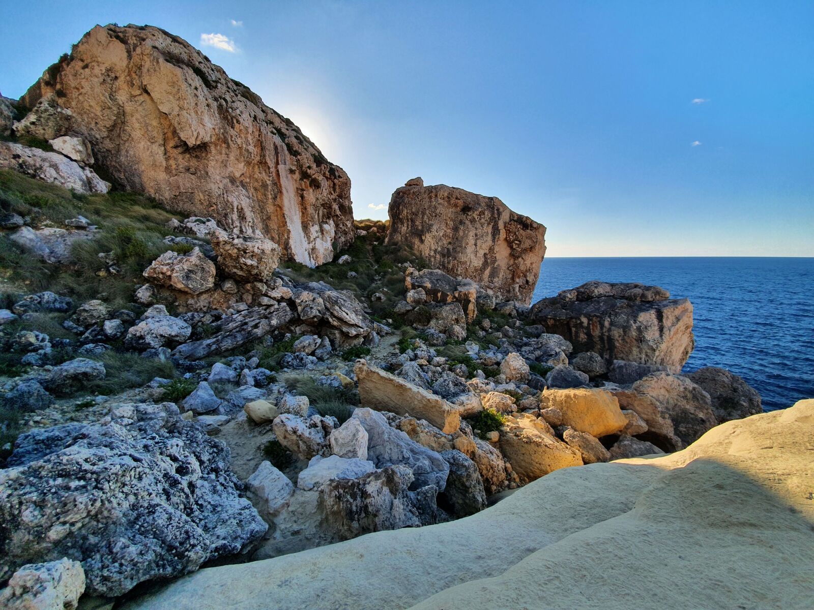 Samsung Galaxy S10 sample photo. Rocks, malta, sea photography