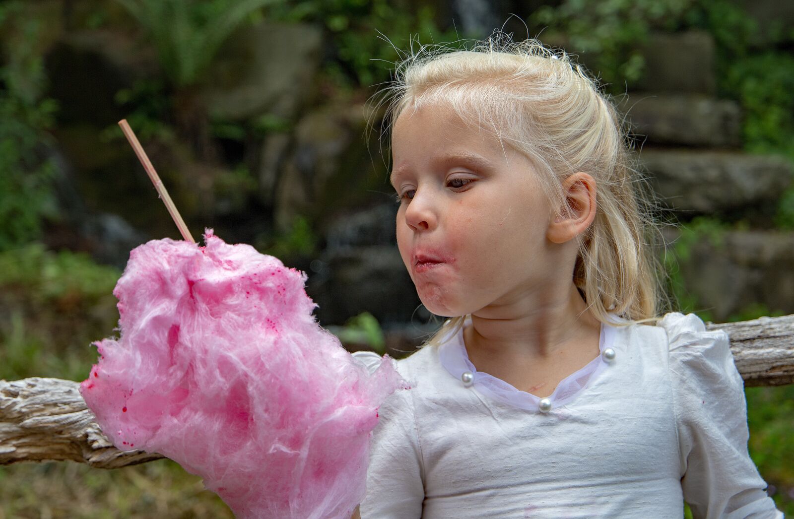 Canon EF 24-105mm F3.5-5.6 IS STM sample photo. Portrait, candy, cotton candy photography