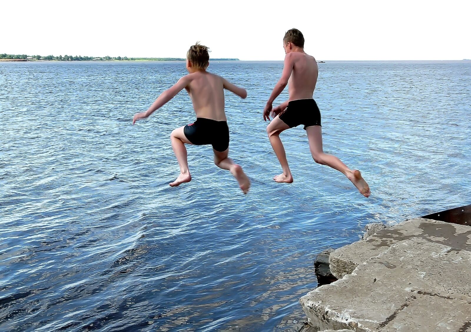Panasonic DMC-FZ18 sample photo. Students, jumping, river photography