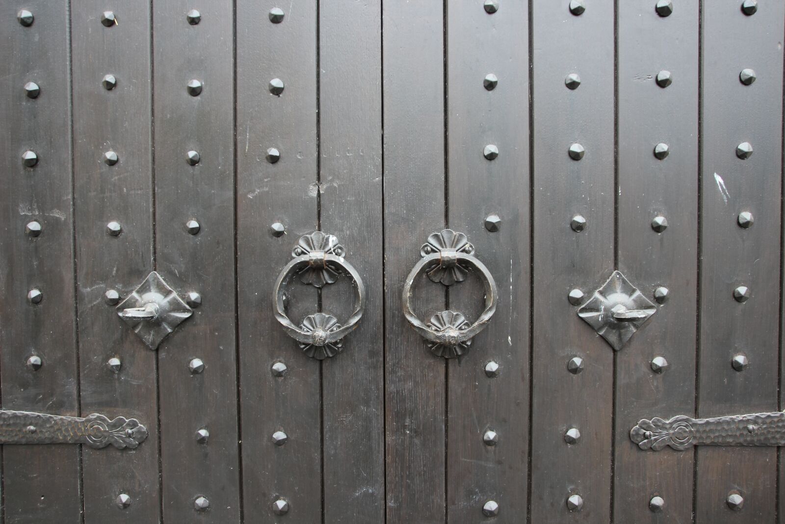 Canon EOS 600D (Rebel EOS T3i / EOS Kiss X5) sample photo. Goal, door, gate photography