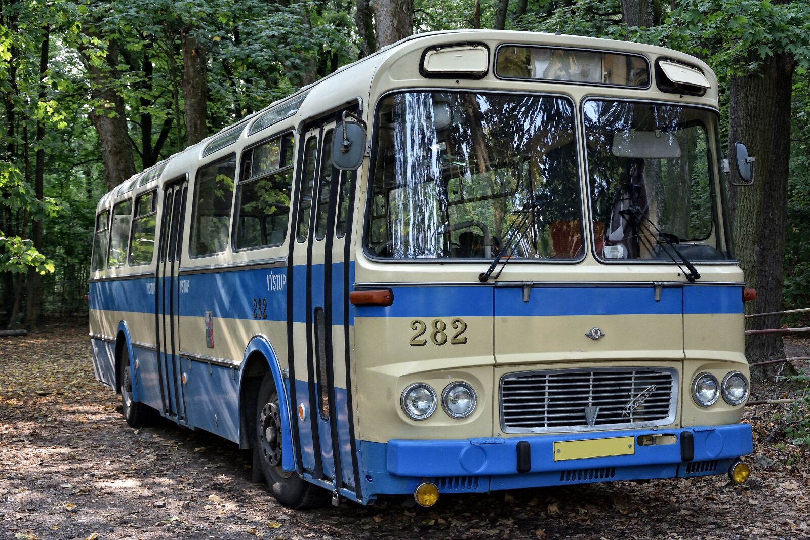 Nikon D7200 sample photo. Bus, retro, old photography