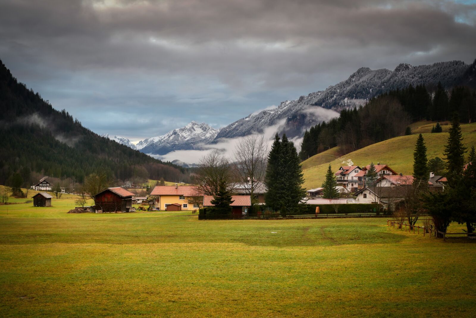 Panasonic Lumix DC-G90 (Lumix DC-G91) sample photo. Ettal, meadow, mountains photography