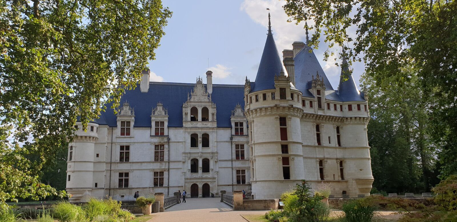 Samsung Galaxy Note9 sample photo. Castle, loire, france photography