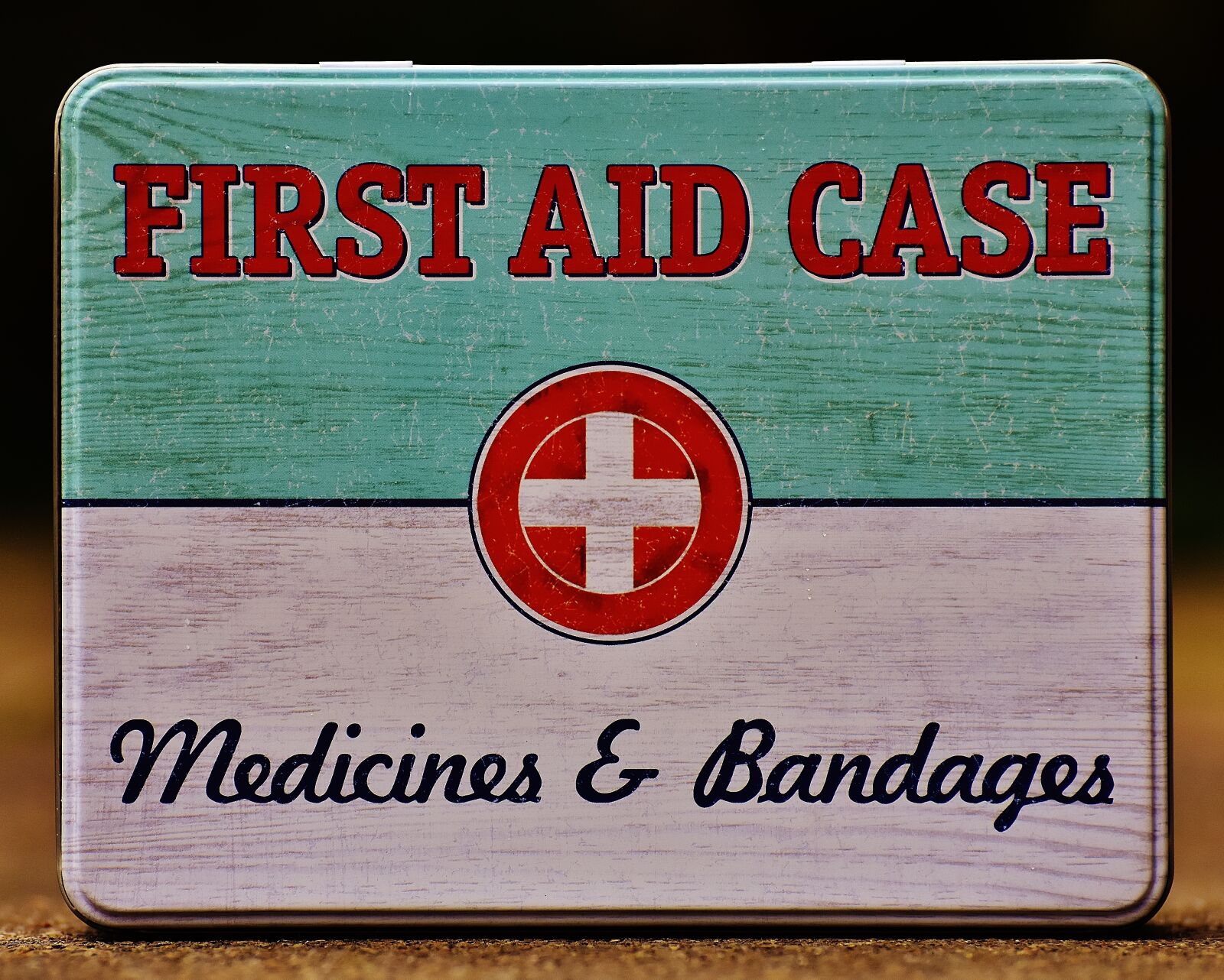 Nikon D7200 sample photo. First aid, box, tin photography