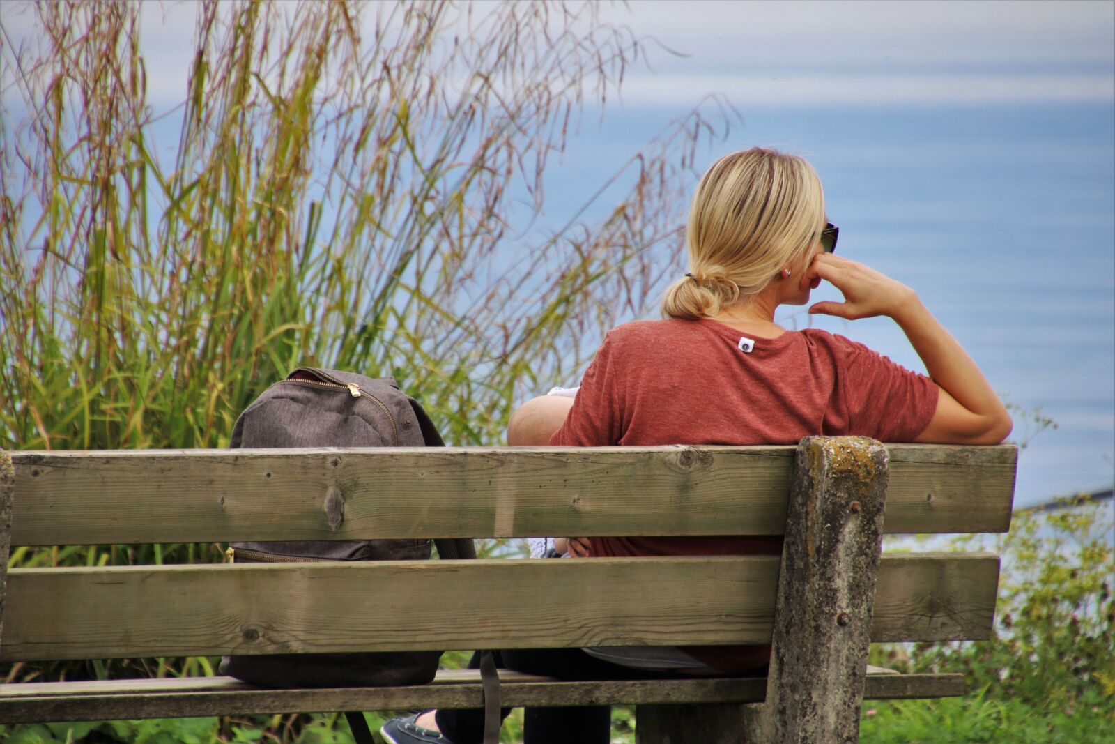 Canon EOS 80D sample photo. Meeting, wooden, bench photography