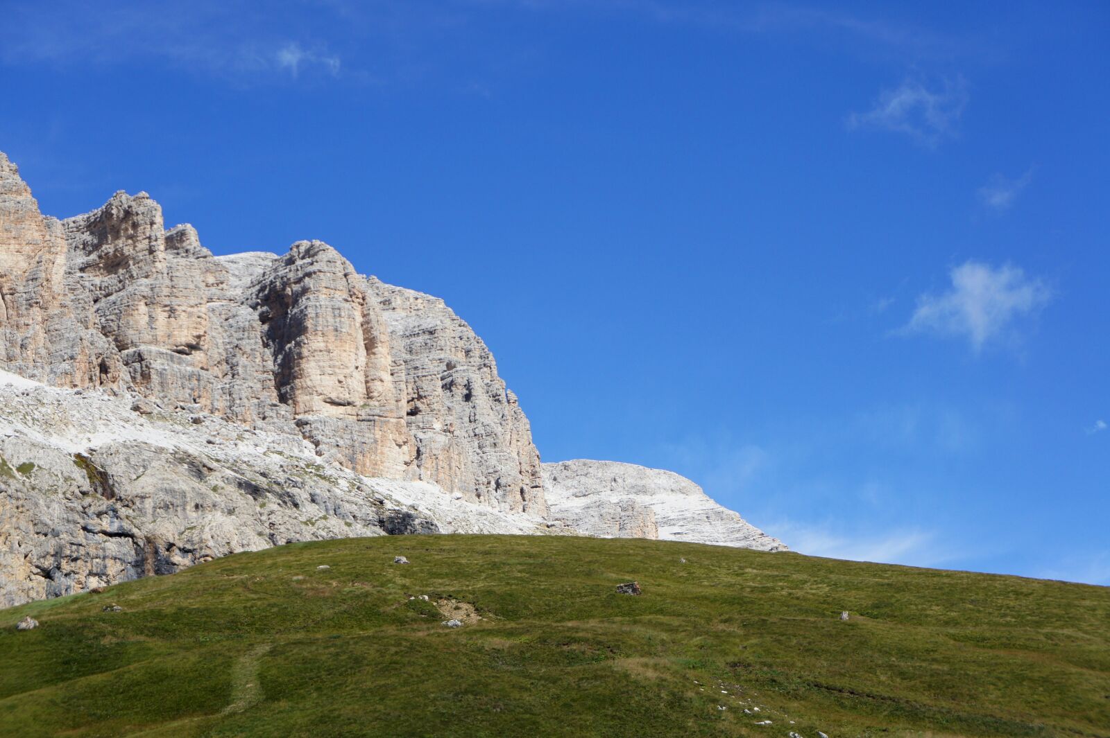Sony Alpha NEX-5 + Sony E 18-55mm F3.5-5.6 OSS sample photo. Dolomites, mountains, italy photography