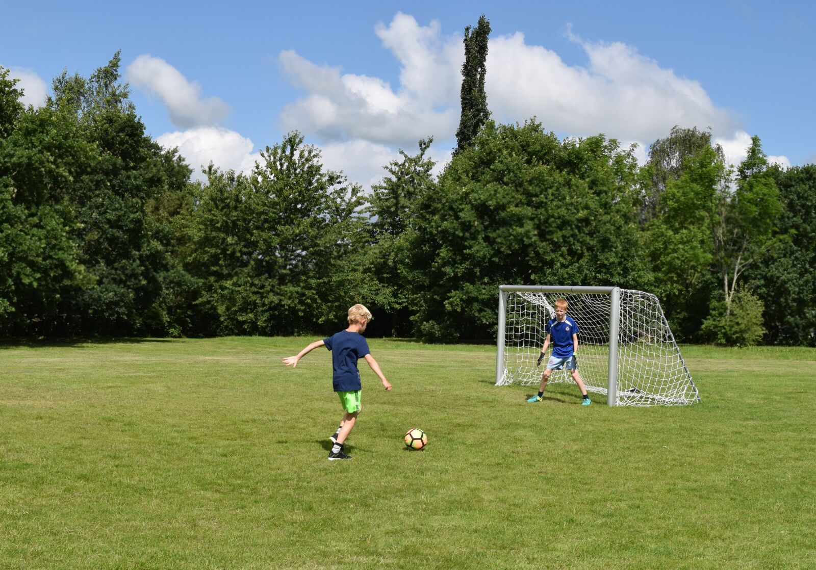 Nikon D3300 sample photo. Football, green, boys photography