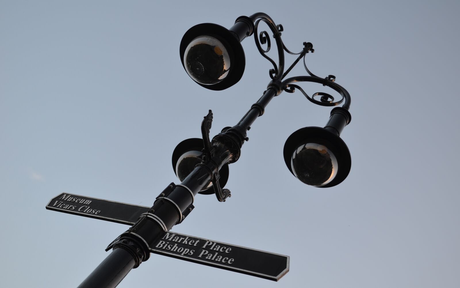 Nikon D5100 sample photo. Lampost, signs, lamp photography