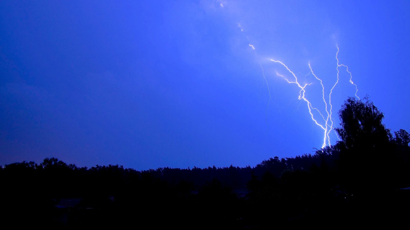 Sony SLT-A77 + DT 18-270mm F3.5-6.3 SSM sample photo. Nature, sky, landscape photography