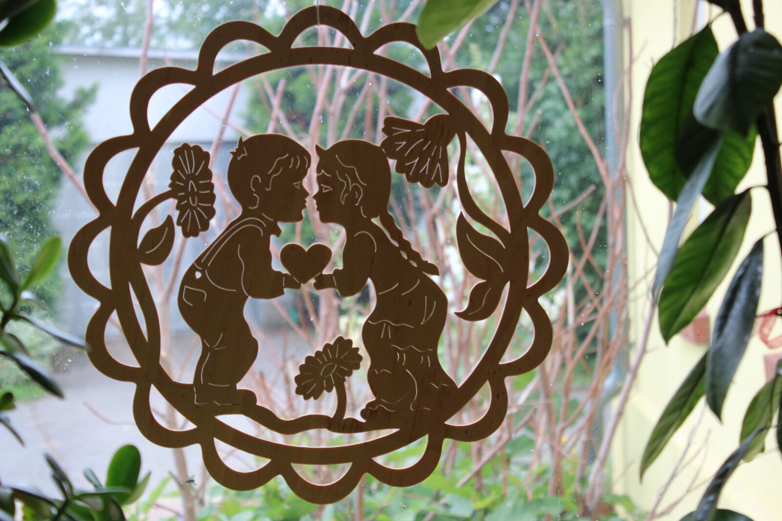 Canon EOS 600D (Rebel EOS T3i / EOS Kiss X5) sample photo. Window, jewellery, decoration photography