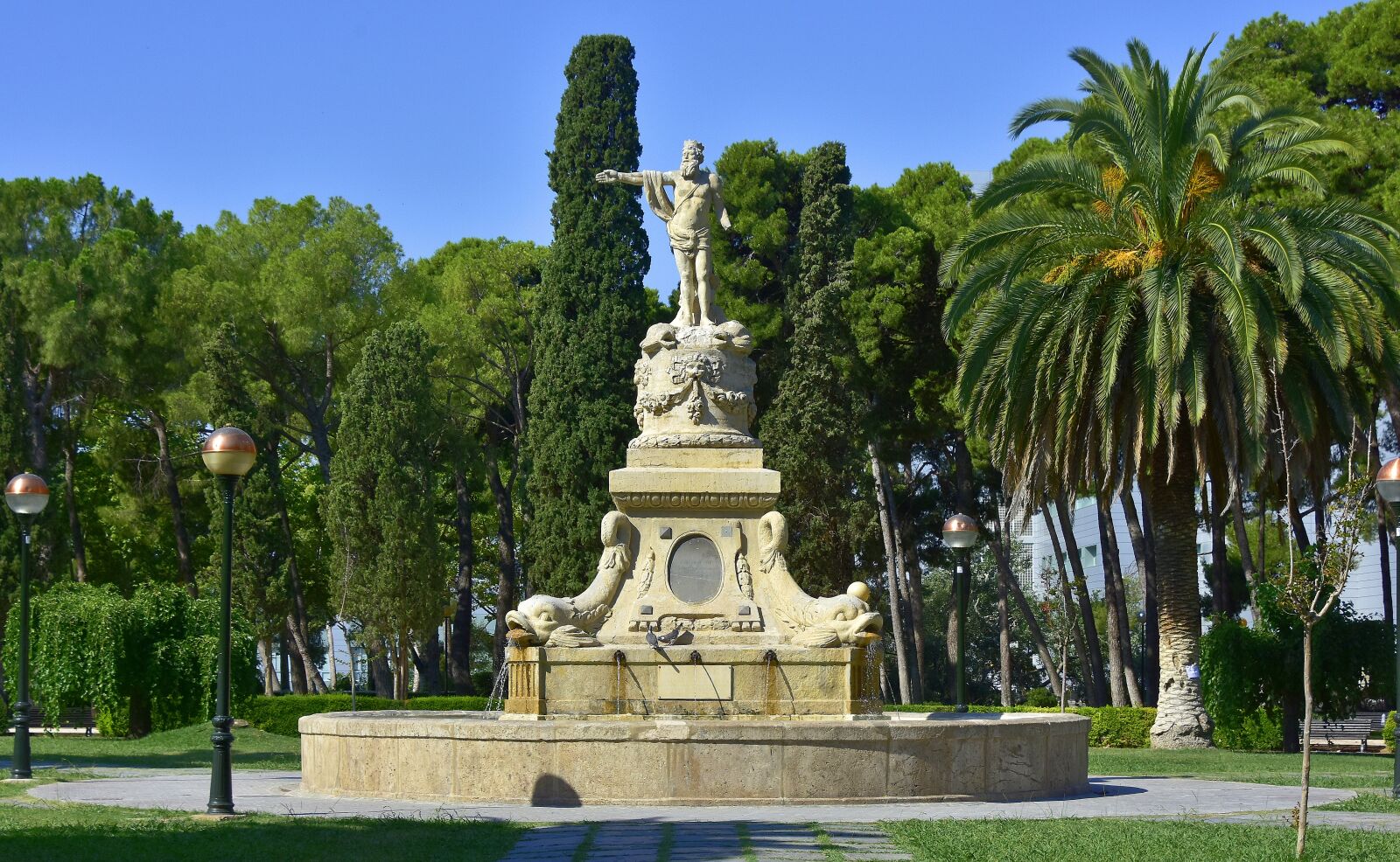 Nikon D7200 sample photo. Source, monuments, saragossa photography