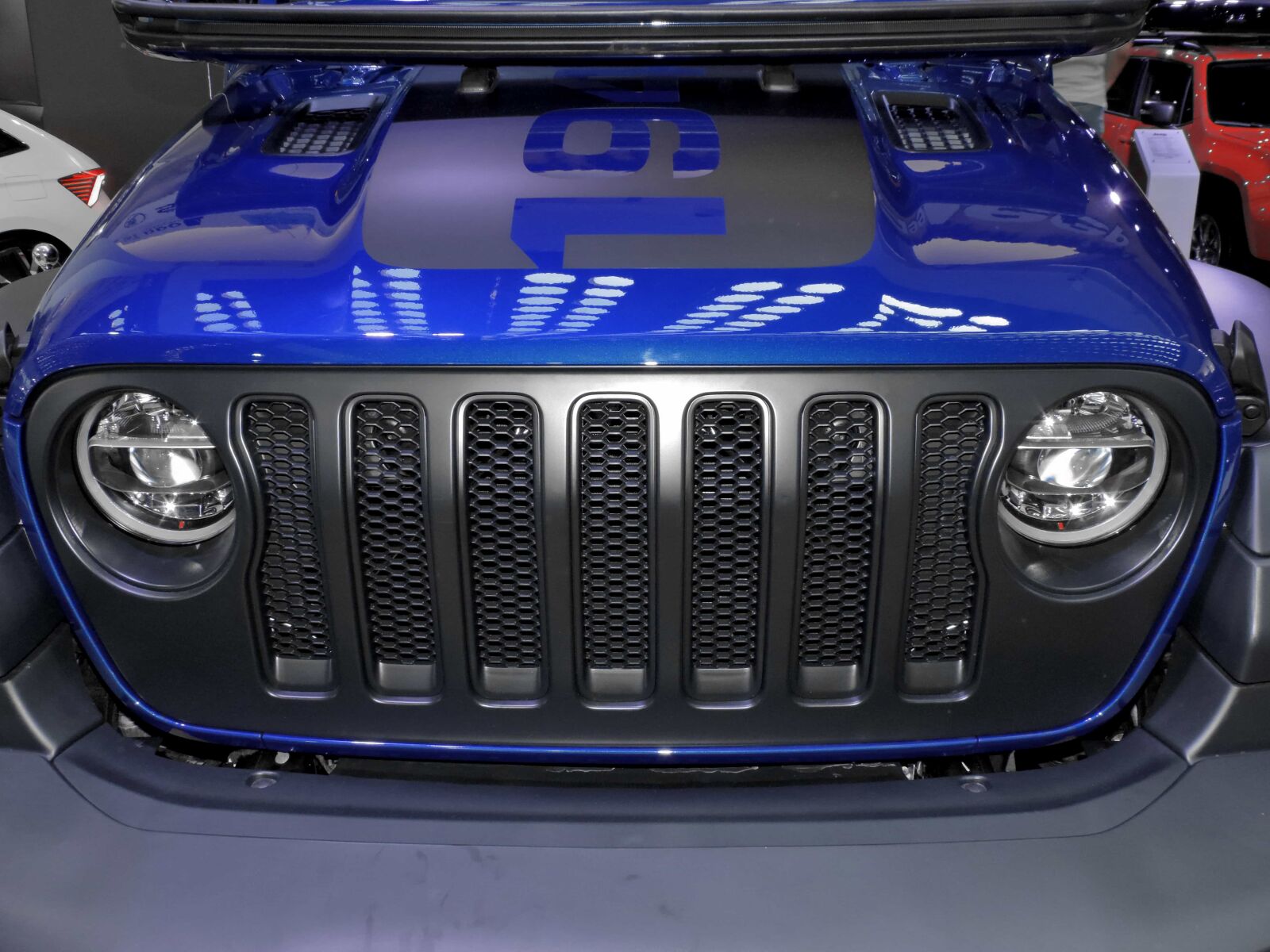 Nikon Coolpix P520 sample photo. Hood, headlight, jeep, transportation photography
