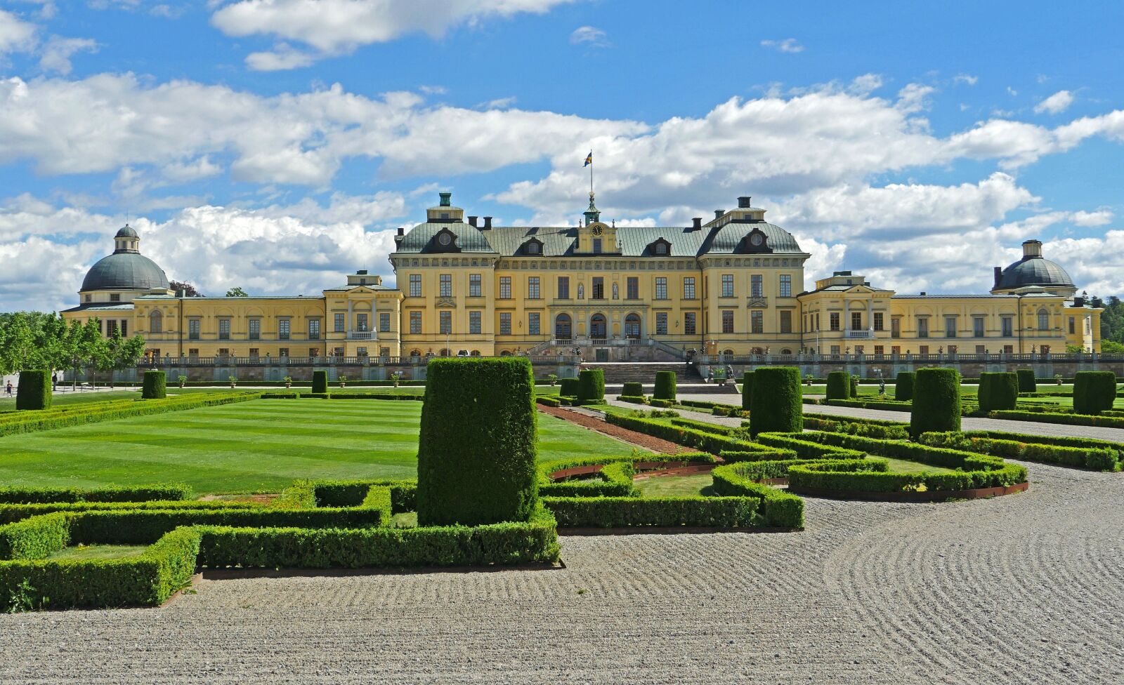 Panasonic Lumix DMC-GX8 sample photo. Drottningholm palace, garden side photography