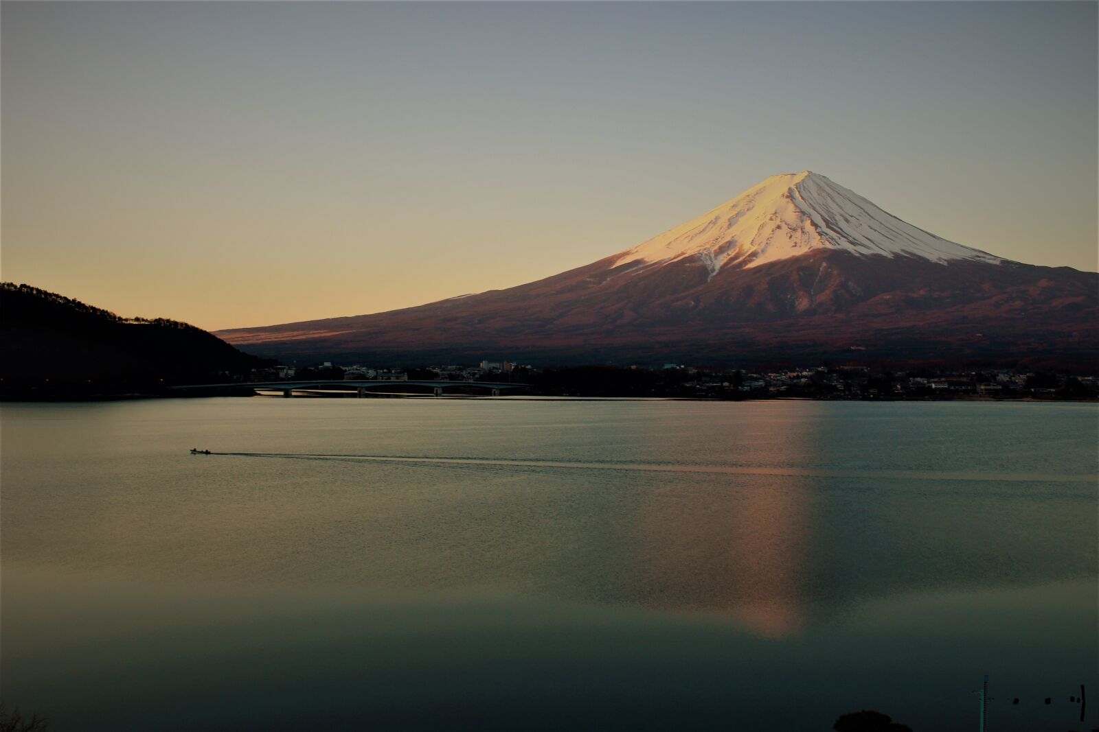 Canon EOS 100D (EOS Rebel SL1 / EOS Kiss X7) sample photo. Mount fuji, lake, japan photography