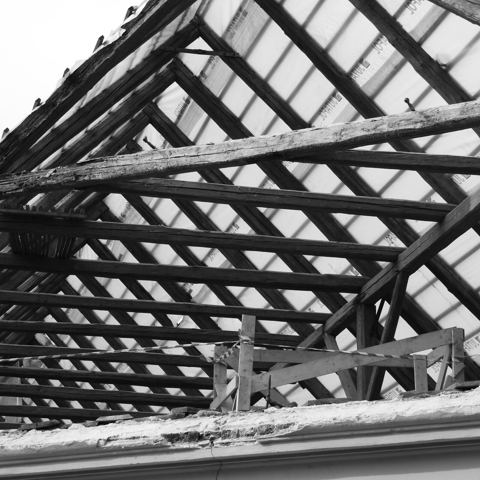 Nikon Coolpix P610 sample photo. Roof, reconstruction, farmhouse photography