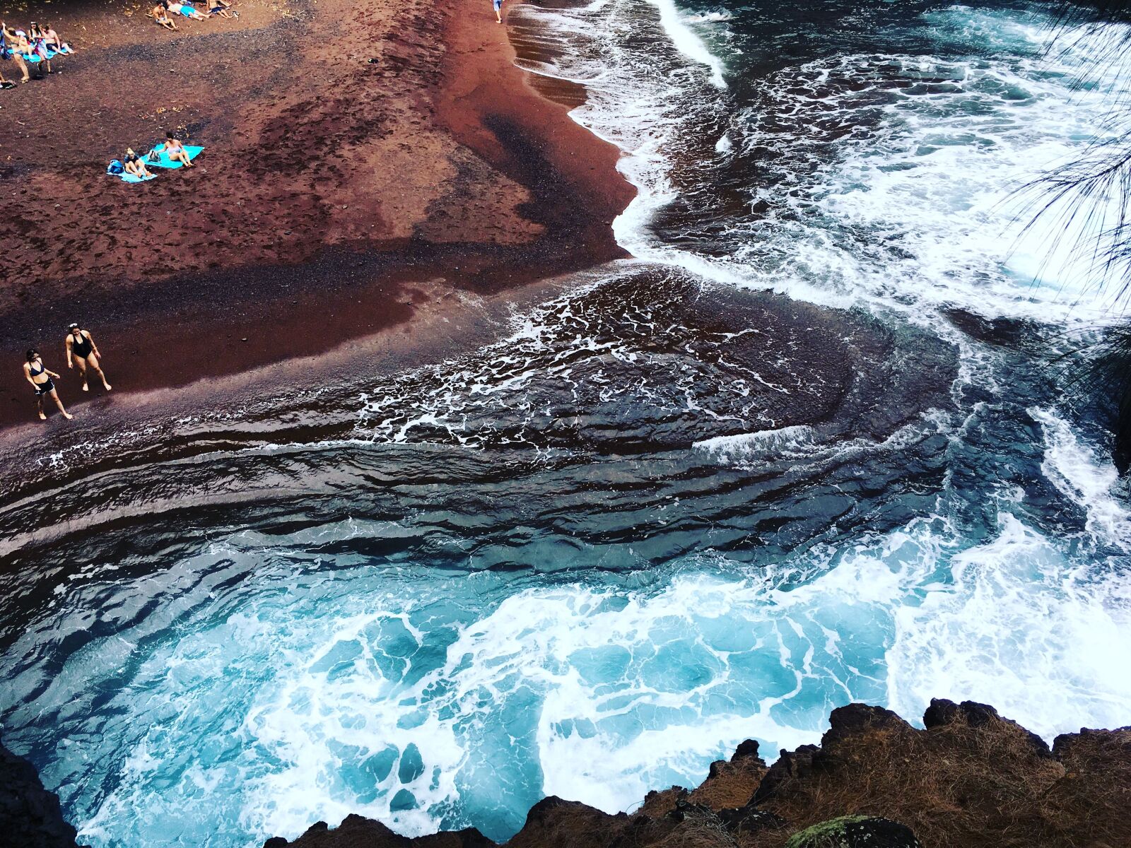 Apple iPhone SE sample photo. Hawaii, maui, red sand photography