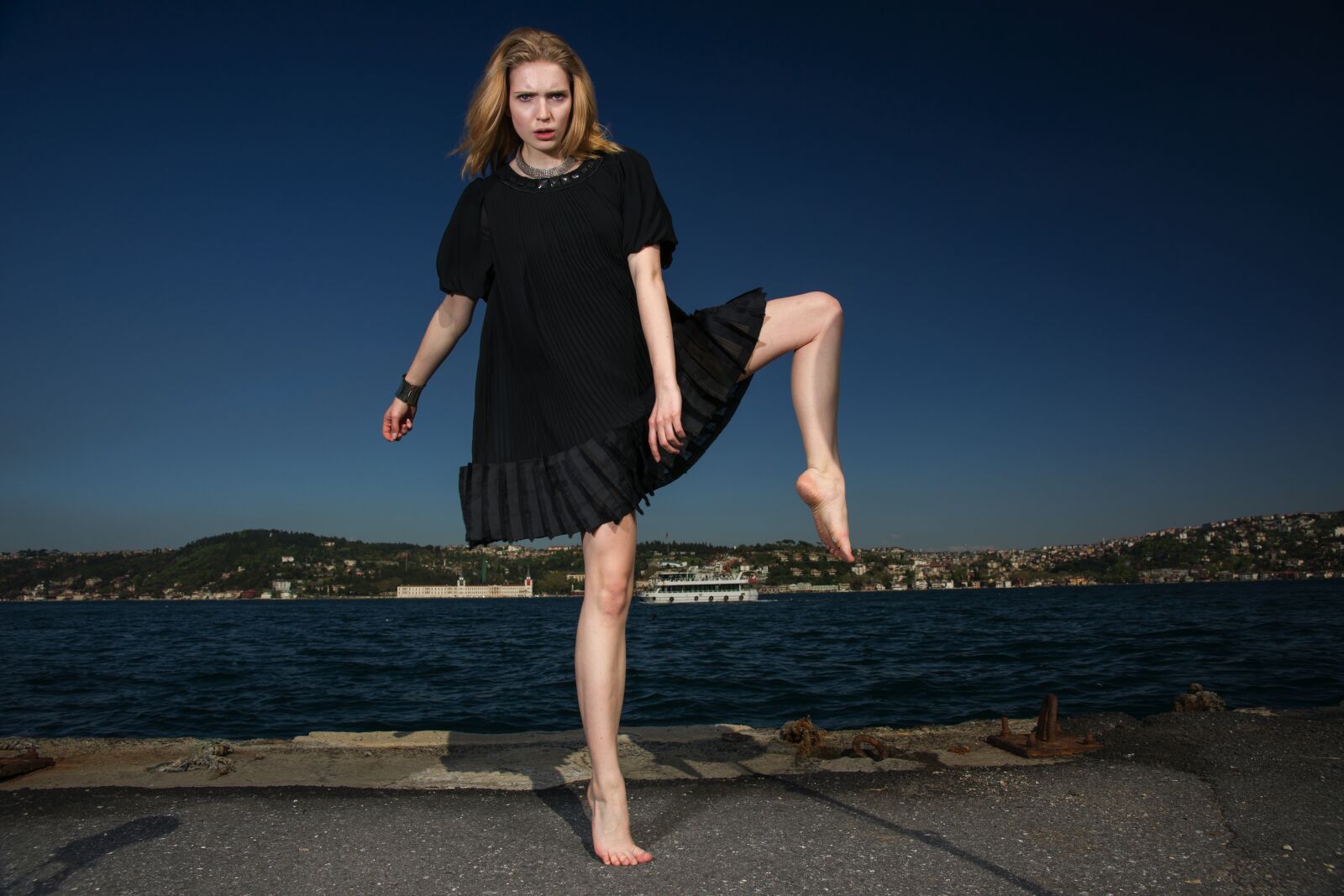 Sony Alpha DSLR-A850 sample photo. Model, dress, black photography