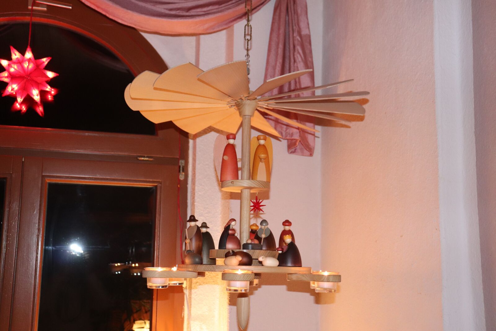 Canon EOS 200D (EOS Rebel SL2 / EOS Kiss X9) sample photo. Christmas, pyramid, vogtland photography