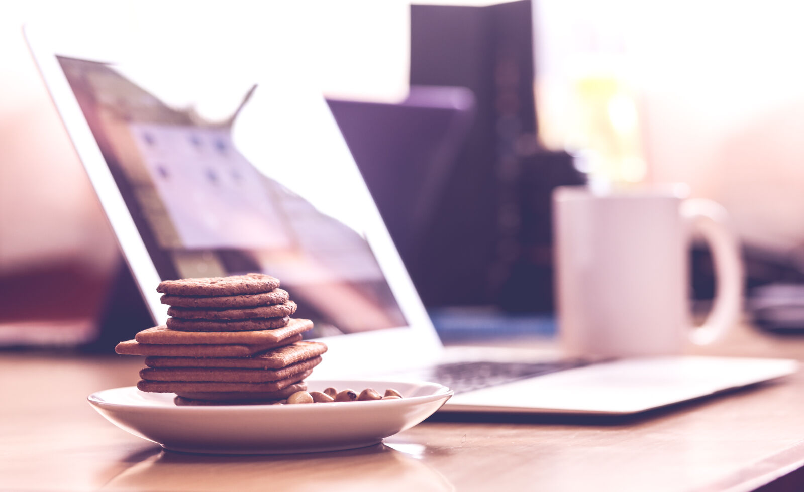Canon EF 85mm F1.8 USM sample photo. Biscuits, in, white, saucer photography