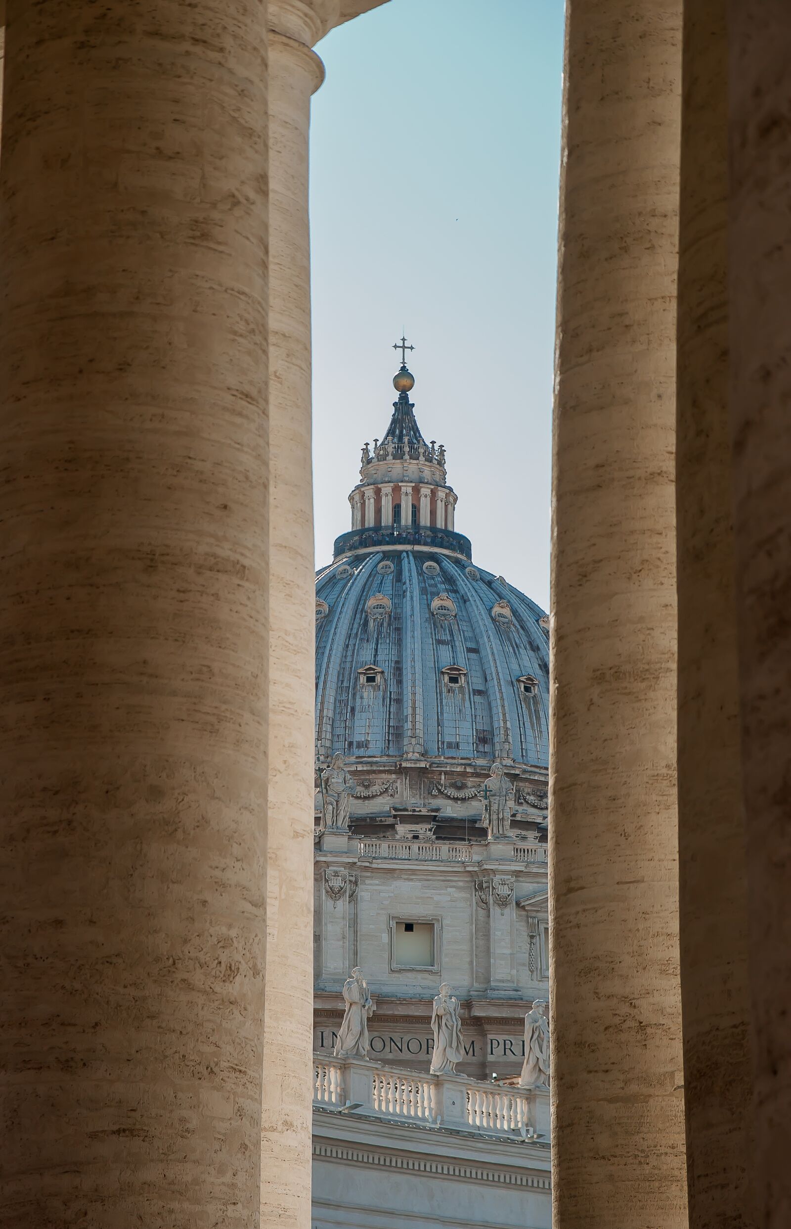 Pentax K10D sample photo. Rome, vatican, columns photography