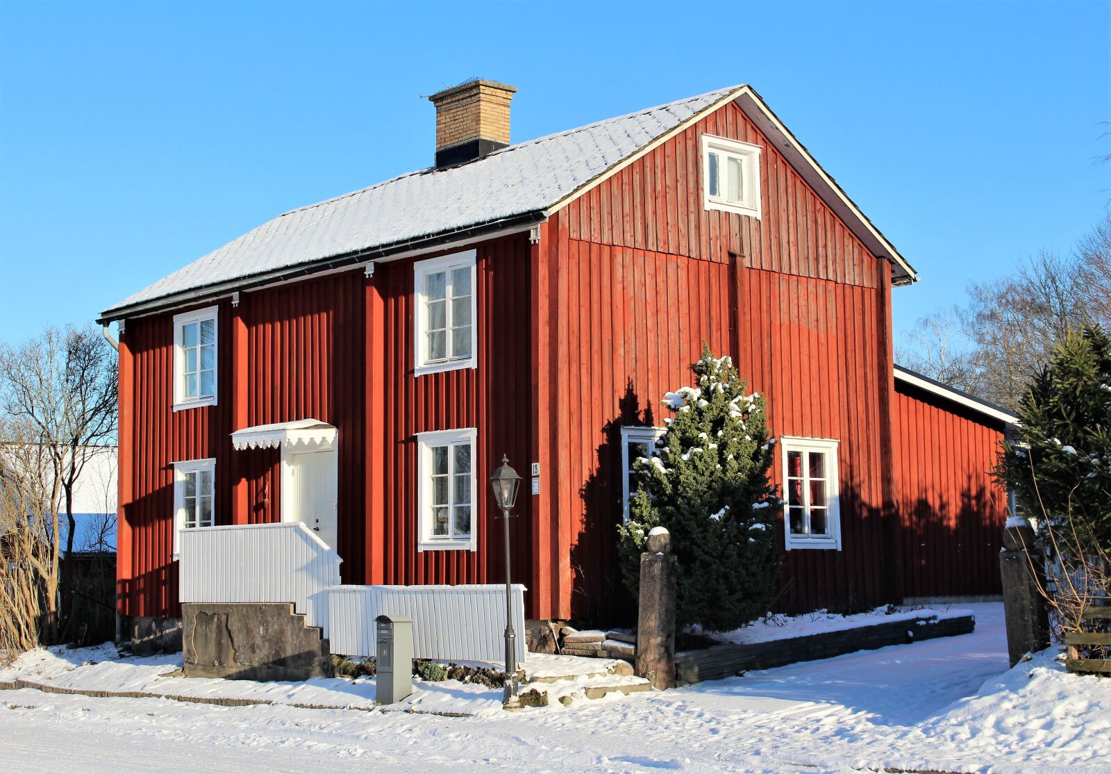Canon EOS 700D (EOS Rebel T5i / EOS Kiss X7i) sample photo. House, architecture, wood photography