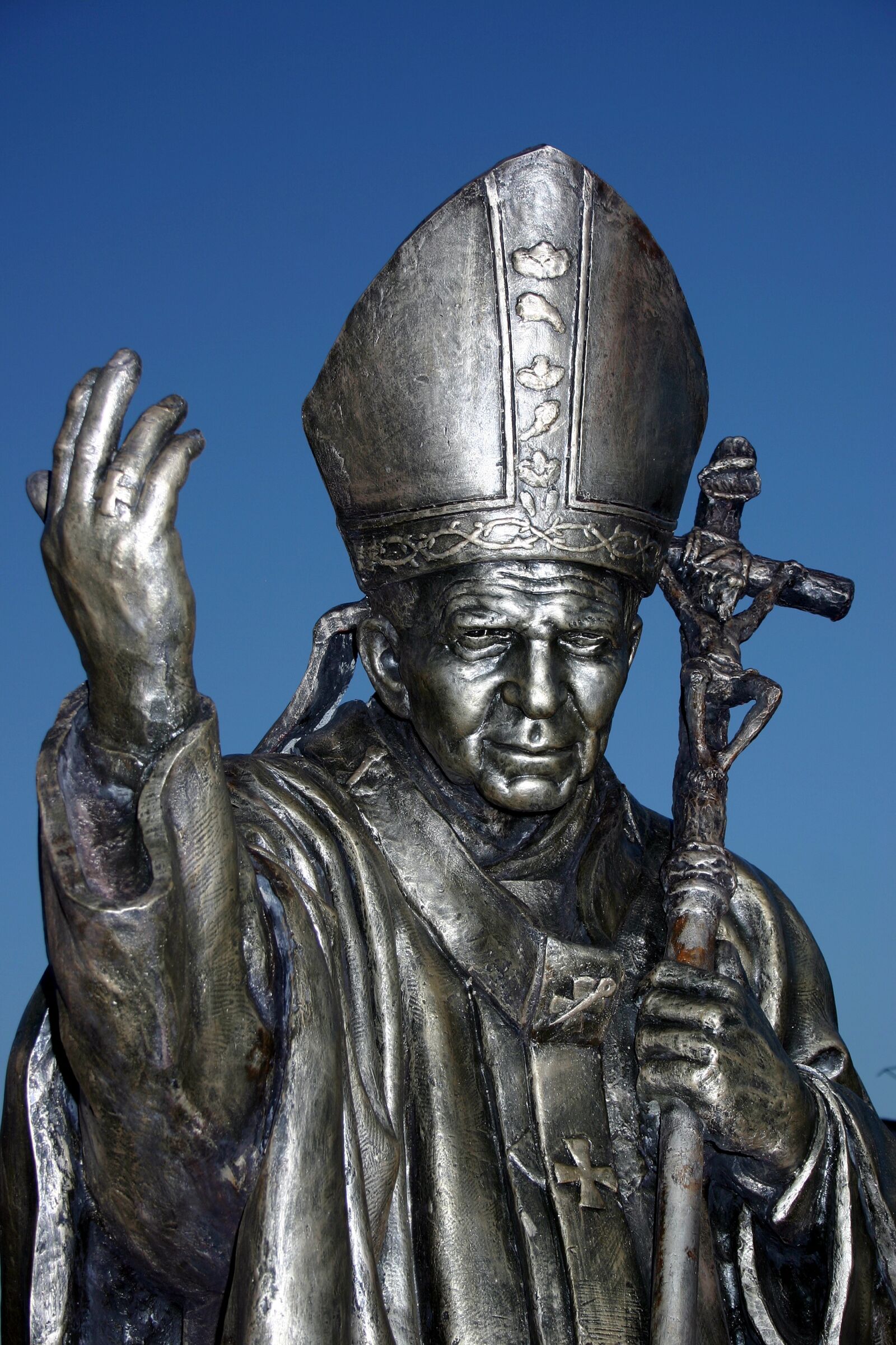 Canon EOS 300D (EOS Digital Rebel / EOS Kiss Digital) sample photo. Sculpture, john paul ii photography