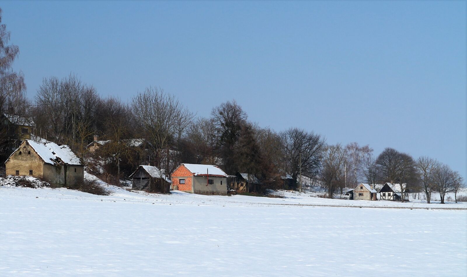 Canon EOS M10 sample photo. Snow, winter, sky photography