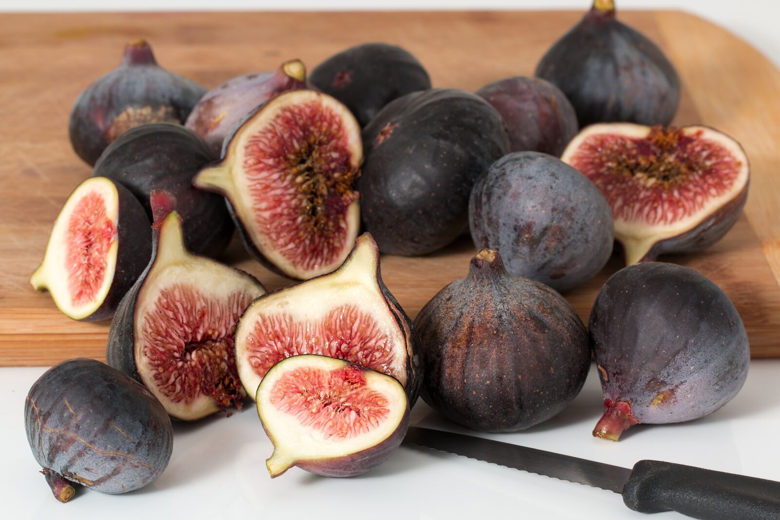 Canon EF 100mm F2.8L Macro IS USM sample photo. Fig, fruit, nutrition photography