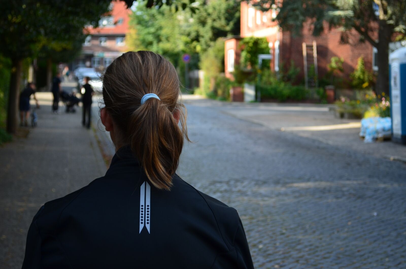 Nikon D5100 sample photo. Road, girl, move photography
