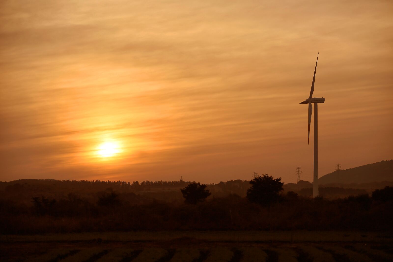 Canon EOS 5D Mark III sample photo. Sunset, landscape, wind power photography
