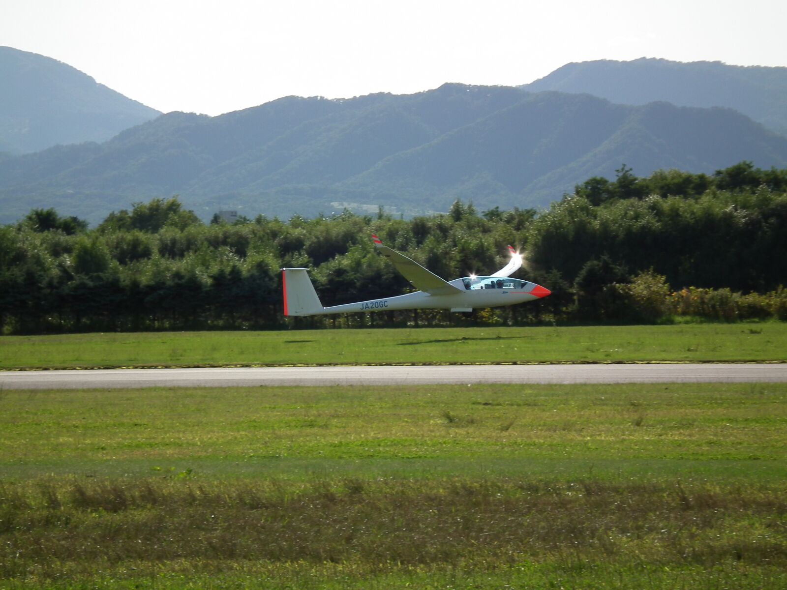 FujiFilm FinePix HS10 (FinePix HS11) sample photo. Hokkaido, takikawa, glider photography