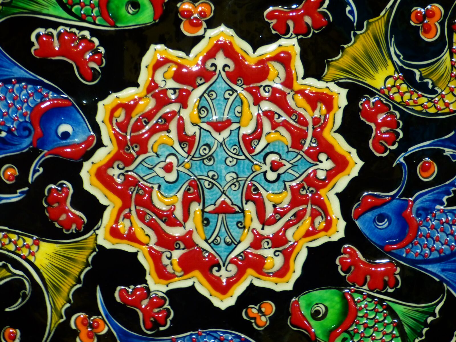Panasonic Lumix DMC-FZ150 sample photo. Ceramic, colorful, color photography