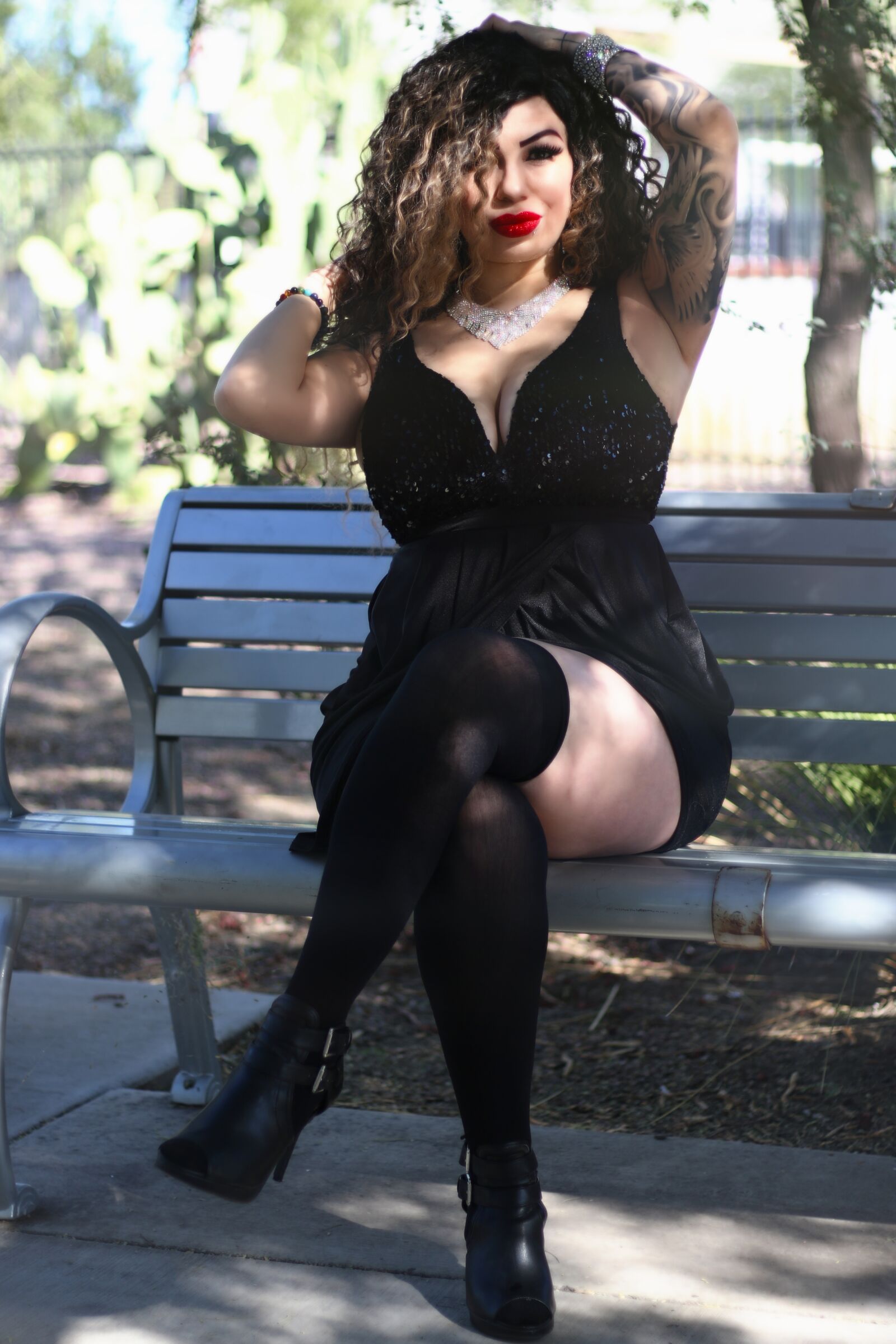 Canon EOS 7D Mark II sample photo. Thick, latina, red lips photography