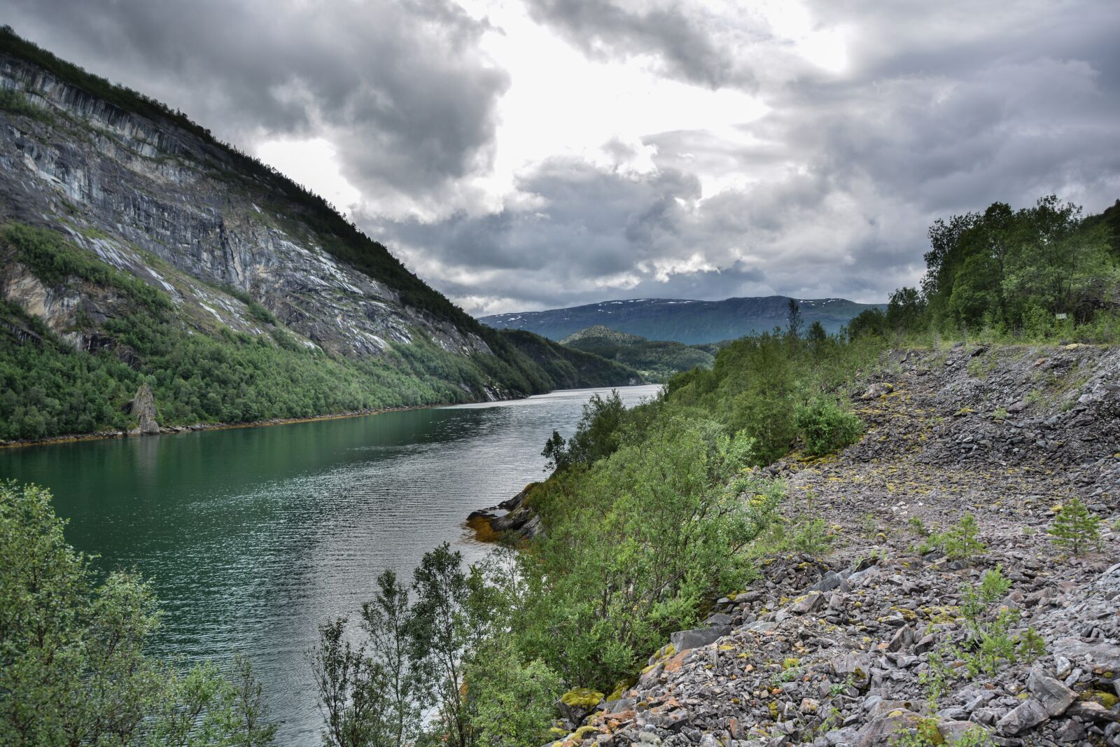 Nikon D5200 sample photo. Cloudy, landscape, mountains photography