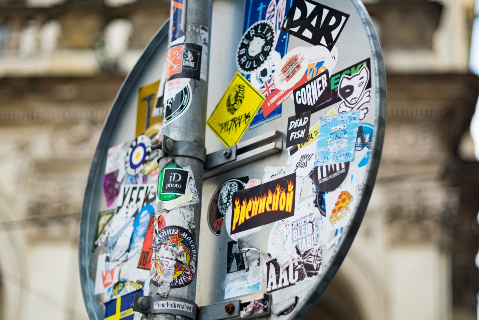 Fujifilm X-T10 sample photo. Sign, street, prague photography