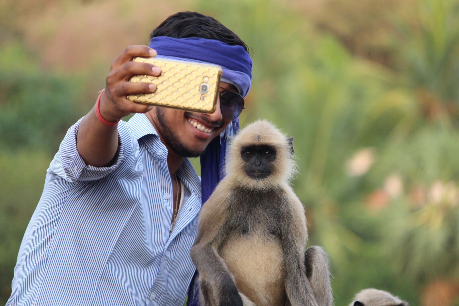 Canon EOS 700D (EOS Rebel T5i / EOS Kiss X7i) sample photo. Selfie with monkey, monkey photography