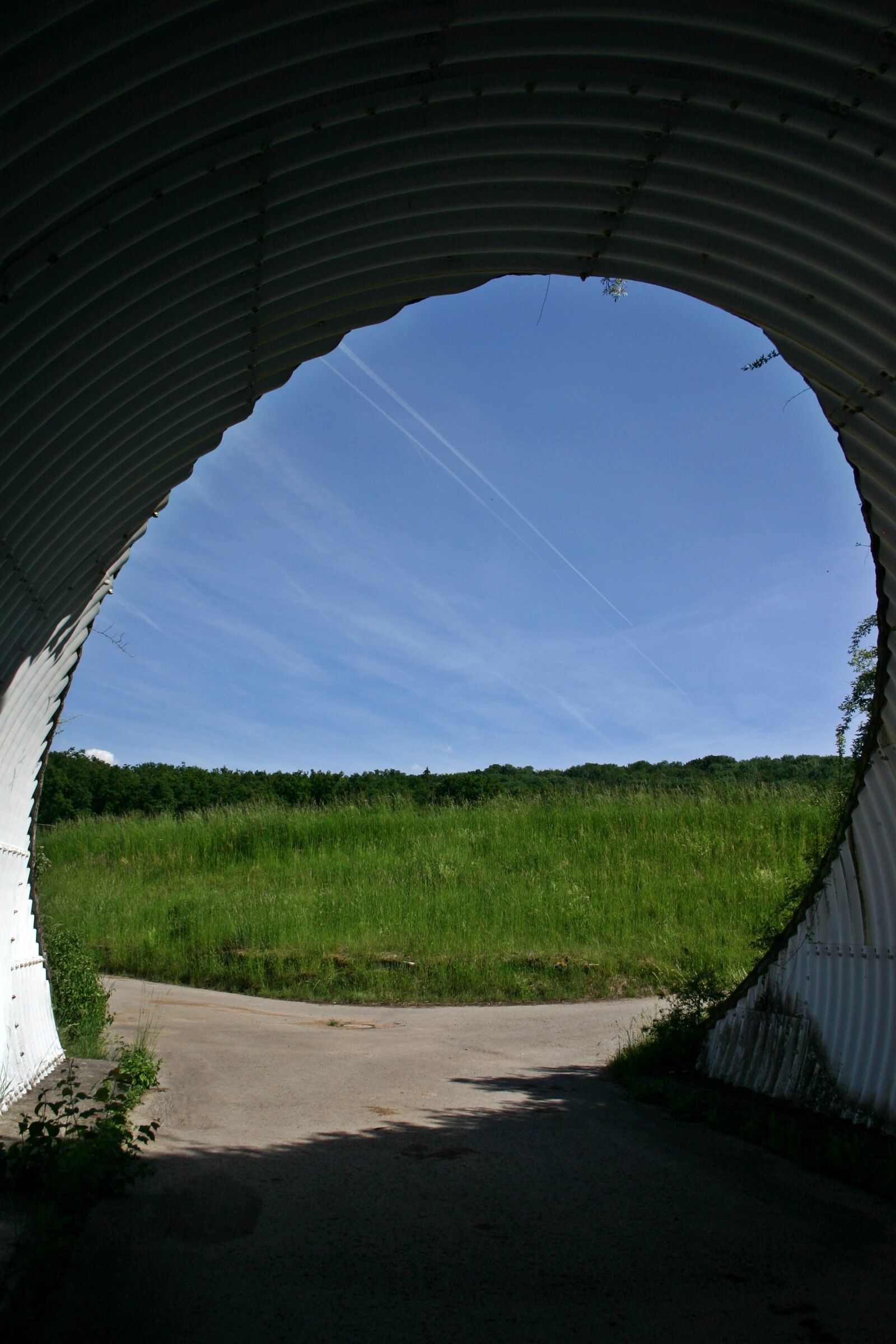 Canon EOS 300D (EOS Digital Rebel / EOS Kiss Digital) sample photo. Underpass, passage, away photography