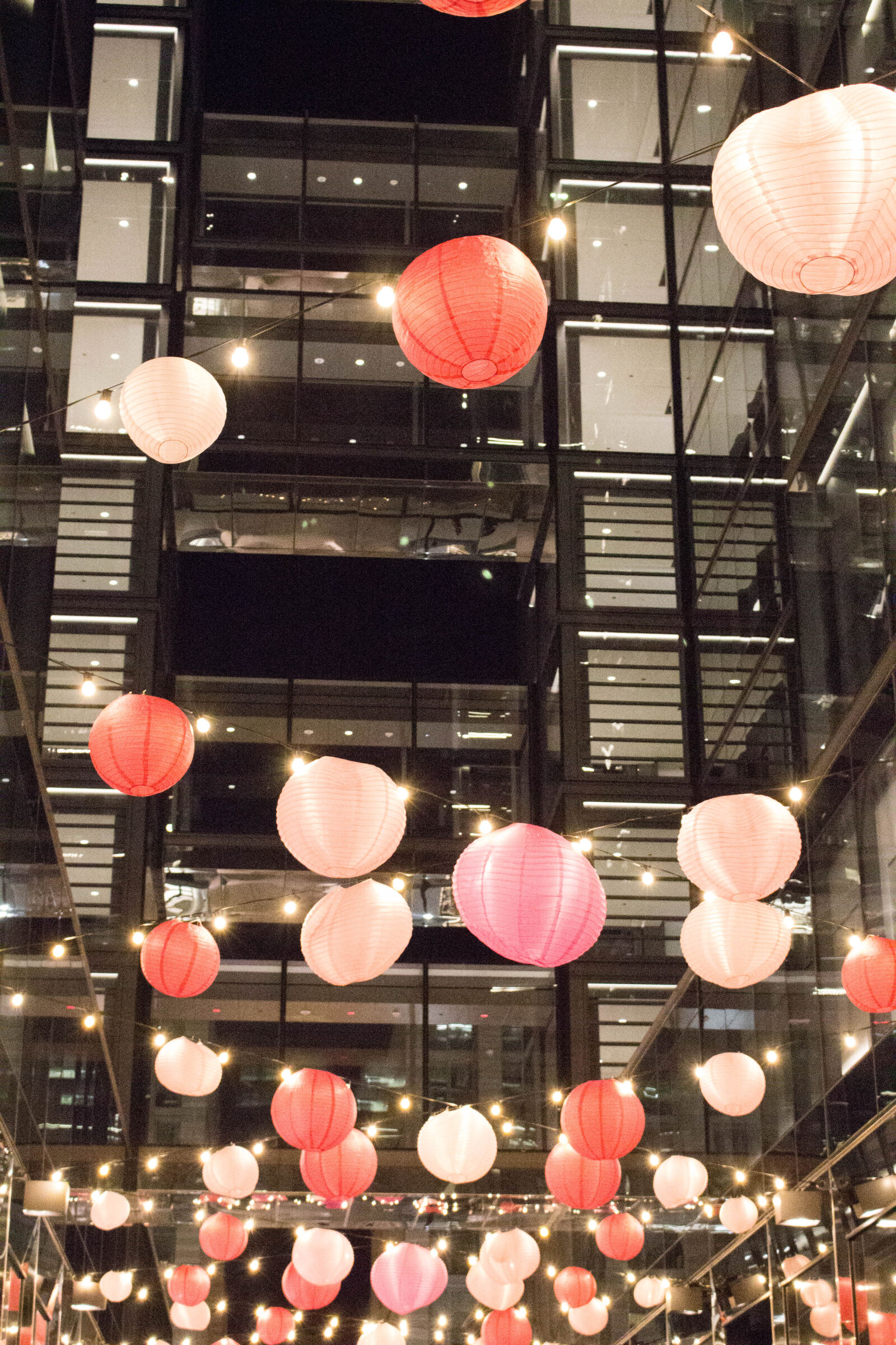Canon EOS 700D (EOS Rebel T5i / EOS Kiss X7i) sample photo. Modern, structures, paper, lanterns photography