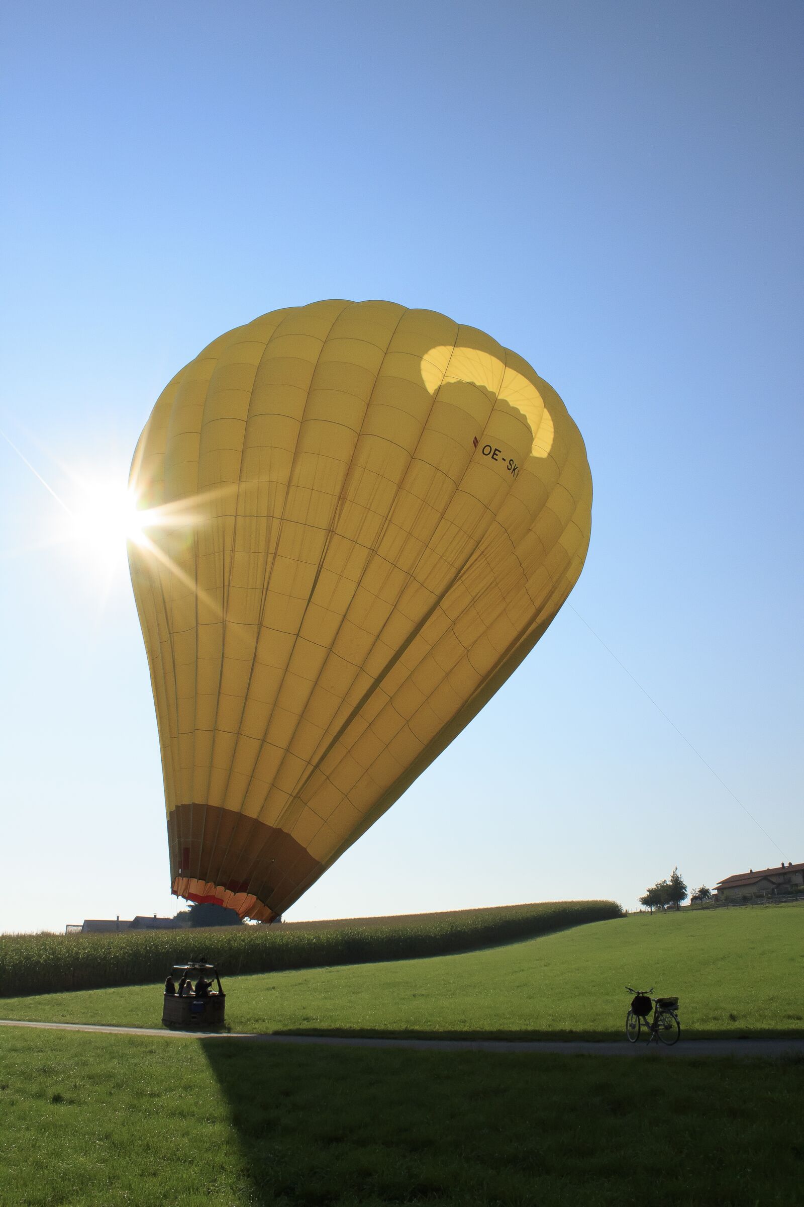 Canon EOS 1300D (EOS Rebel T6 / EOS Kiss X80) sample photo. Balloon, gas tight envelope photography