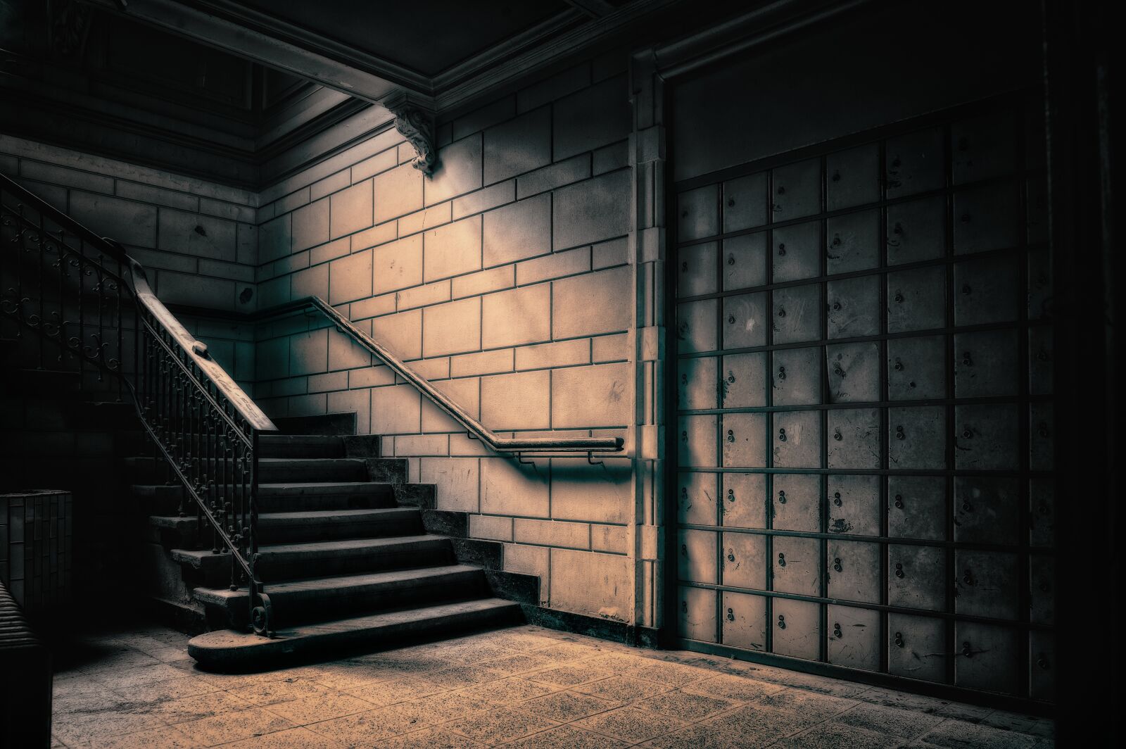 Nikon Z6 sample photo. Stairs, keller, shooting specialist photography