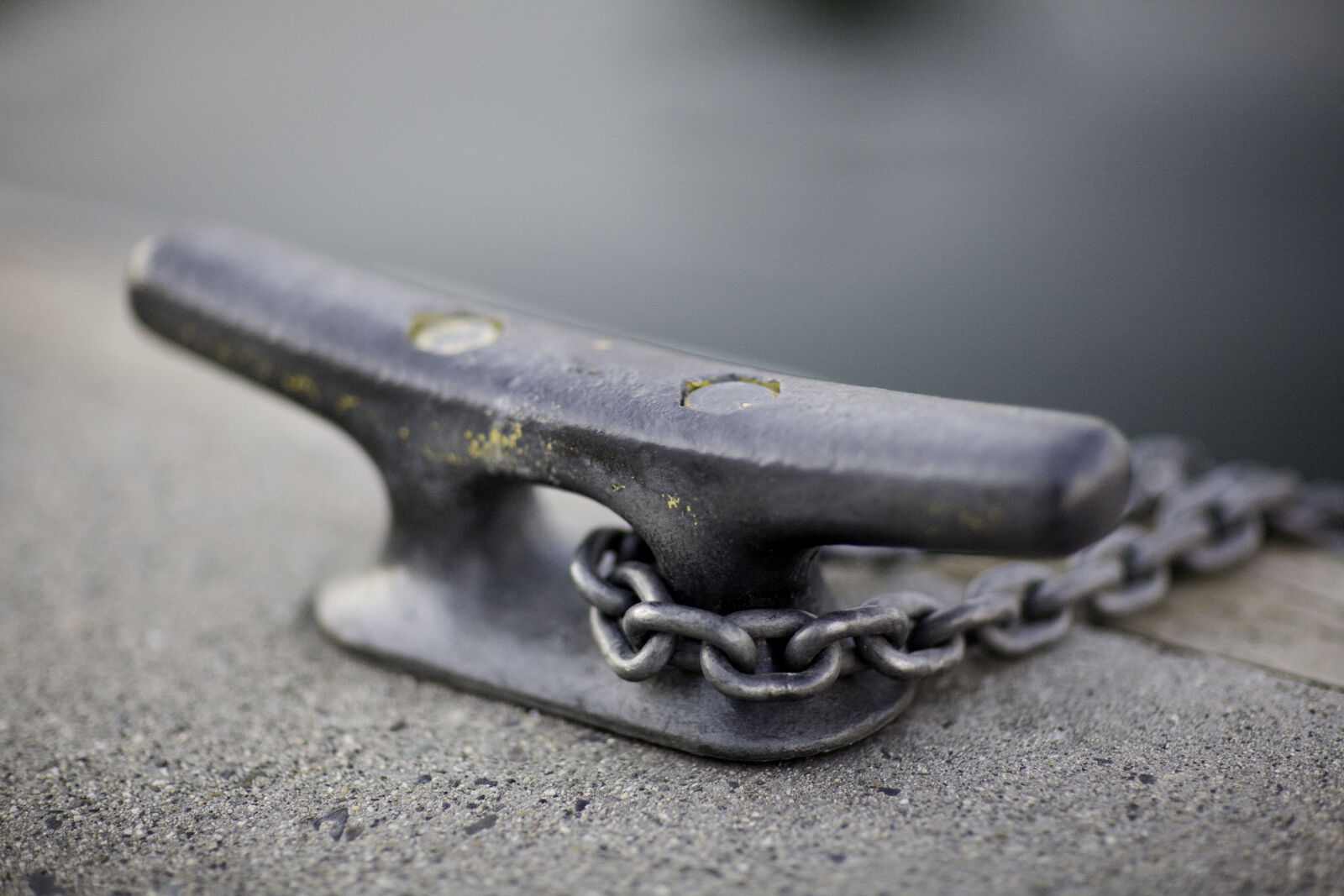 Canon EF 85mm F1.2L II USM sample photo. Boat, metal, tie, chain photography