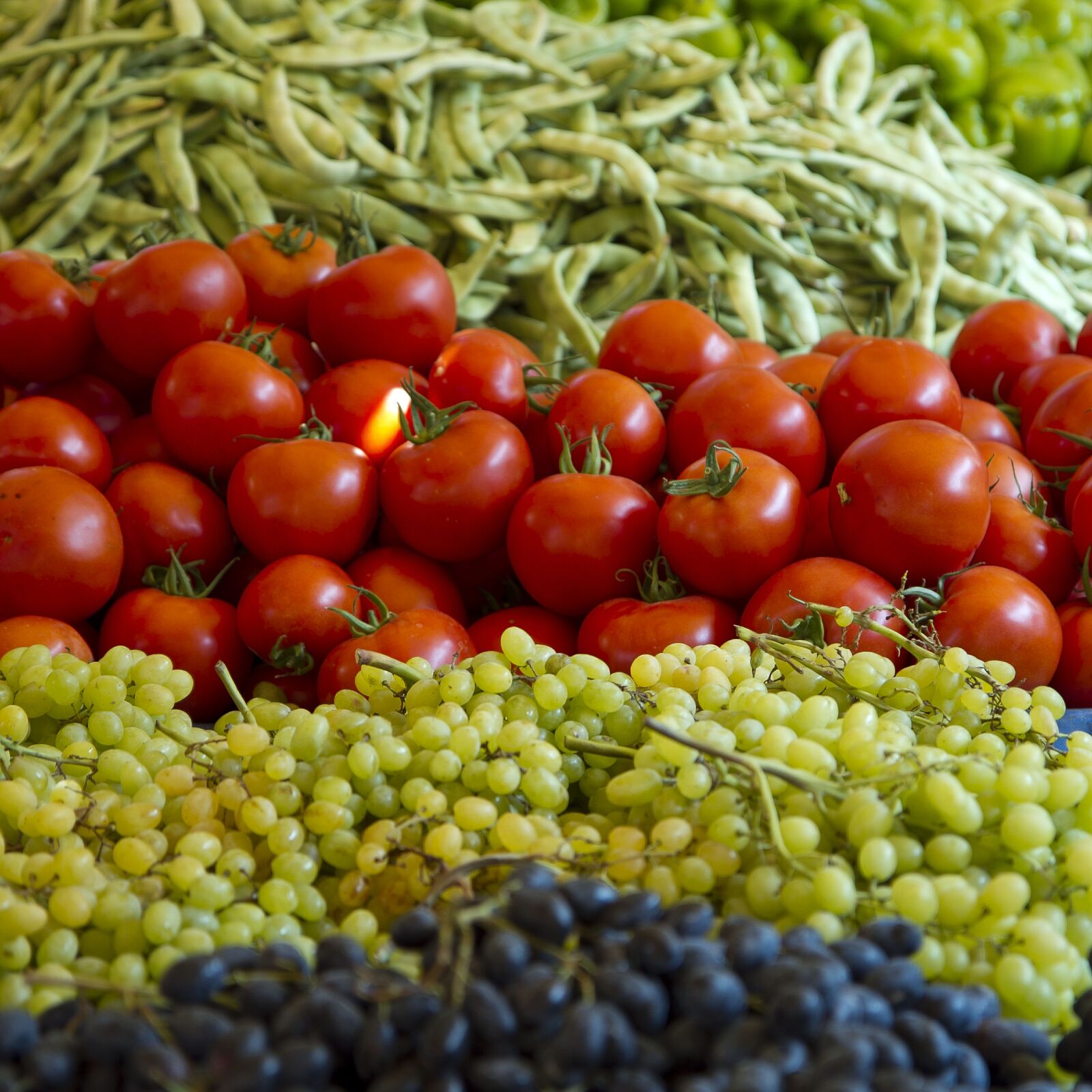 Canon EOS 7D sample photo. Tomatoes, grapes, beans photography
