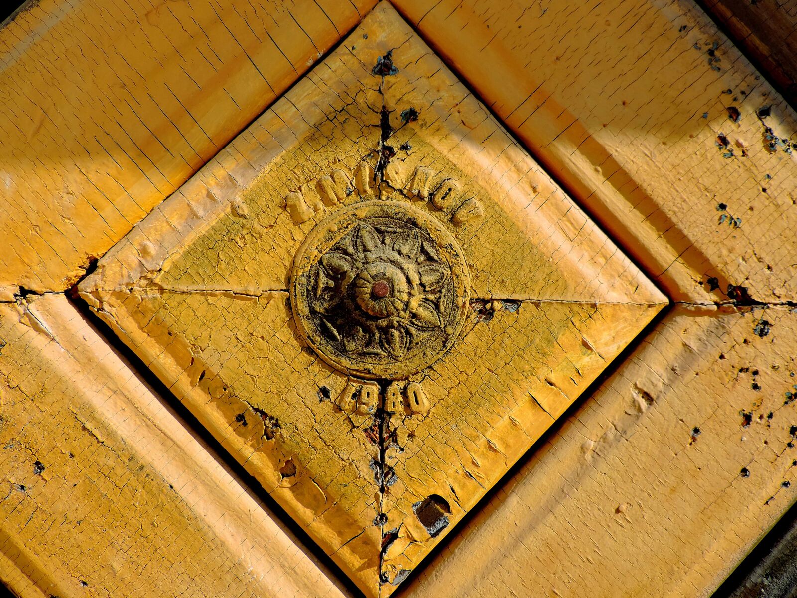 Nikon Coolpix P520 sample photo. Front door, old, wood photography