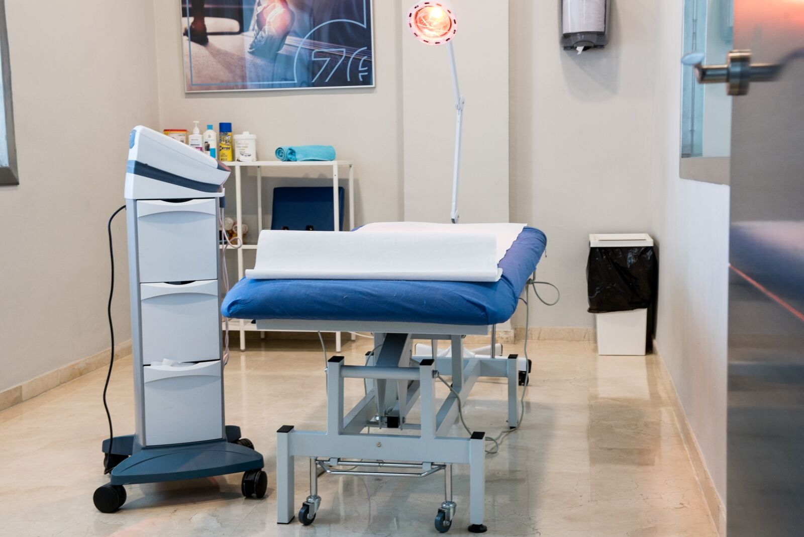 Nikon D810 sample photo. Tens, electroestimulacion, stretcher photography