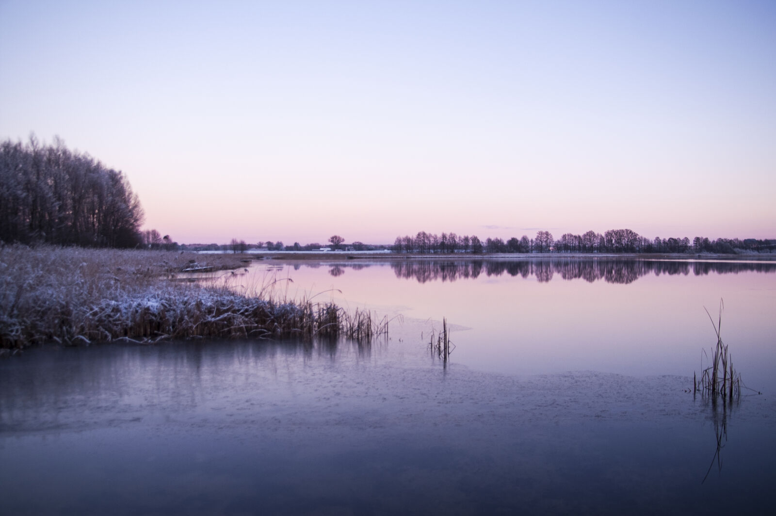 KONICA MINOLTA DYNAX 7D sample photo. Lake, nature, snow, winter photography
