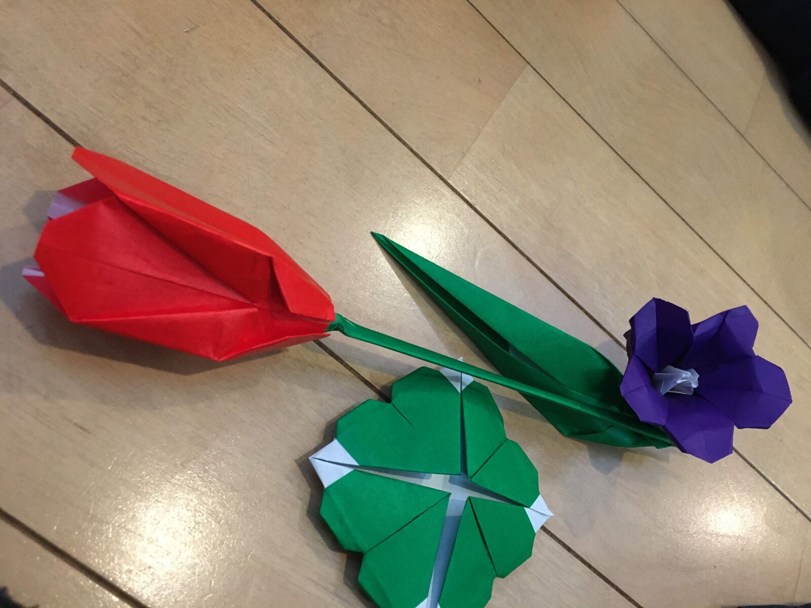 Apple iPhone 6s sample photo. Origami, red, tulips photography