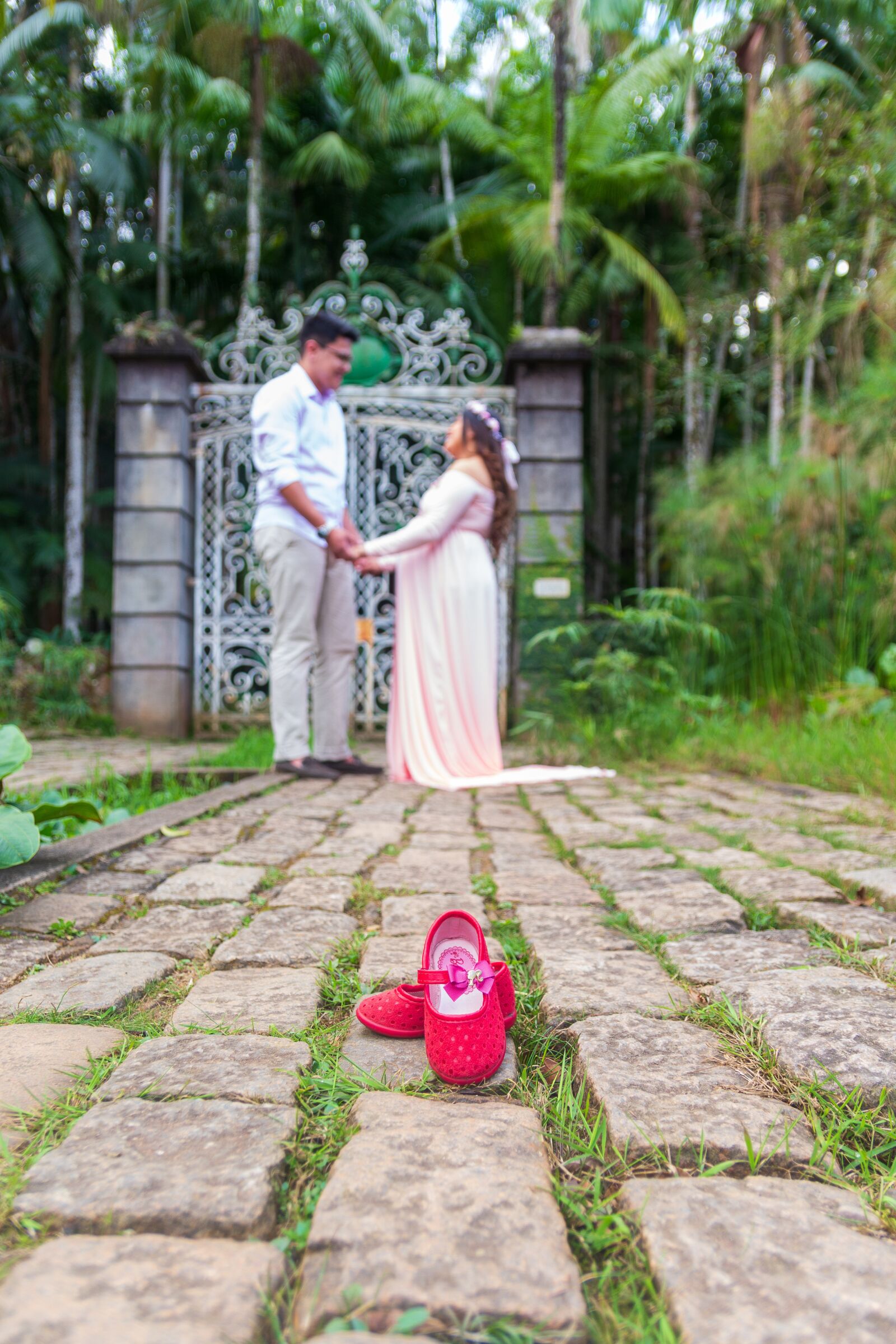 Canon EOS 700D (EOS Rebel T5i / EOS Kiss X7i) sample photo. Pregnancy, love, mother photography