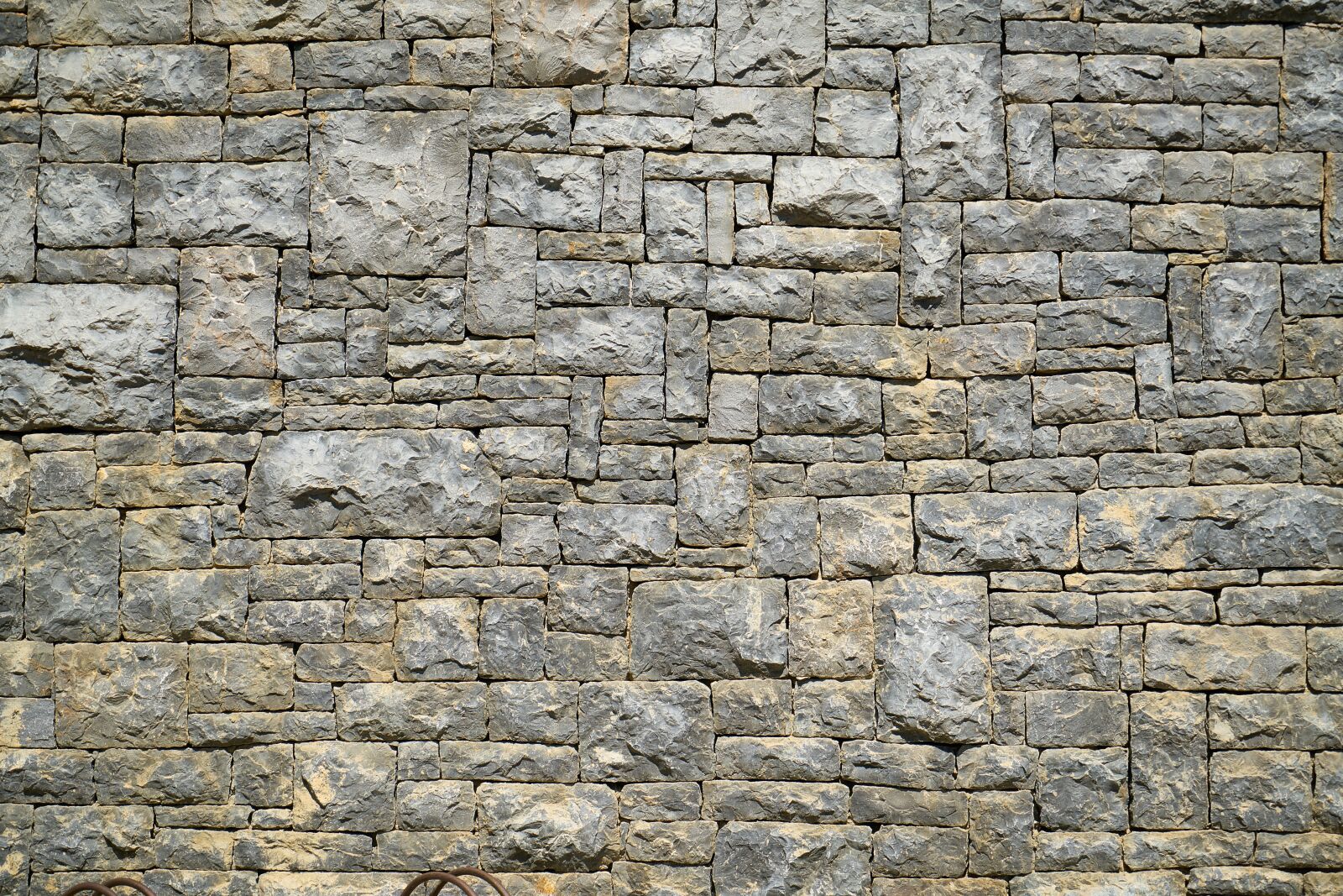 Sony a7R II + Sony Vario Tessar T* FE 24-70mm F4 ZA OSS sample photo. Granite, brick, wall photography